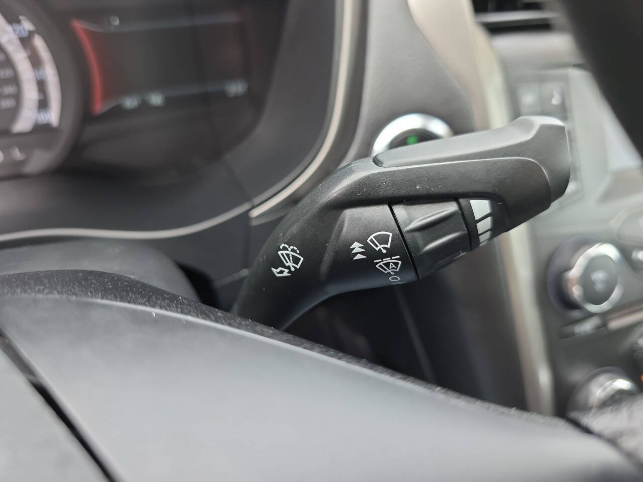 Used 2018 Ford Fusion SE FWD image 18