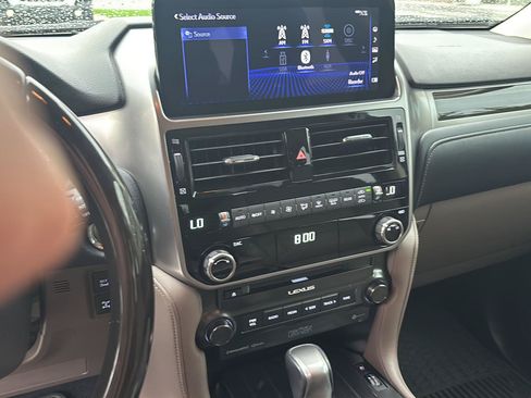 Used 2023 Lexus GX 460 Premium w/ Premium Plus Package AWD/4WD image 3