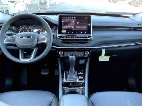 New 2026 Jeep Compass Latitude image 4