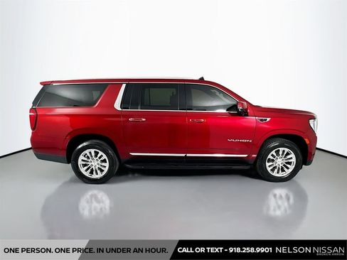Used 2021 GMC Yukon XL SLT w/ SLT Luxury Plus Package AWD/4WD image 4