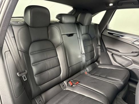 Certified 2026 Porsche Macan AWD/4WD image 22