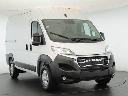 New 2024 RAM ProMaster 2500 w/ Quick Order Package 22G SLT image 1