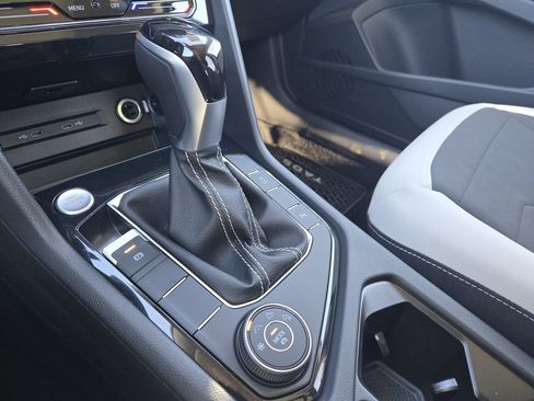 New 2026 Volkswagen Taos SE AWD/4WD image 17