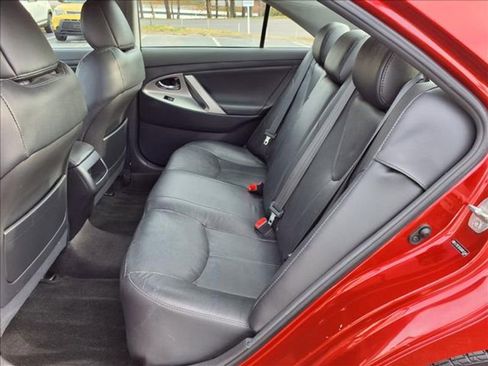 Used 2010 Toyota Camry SE image 10
