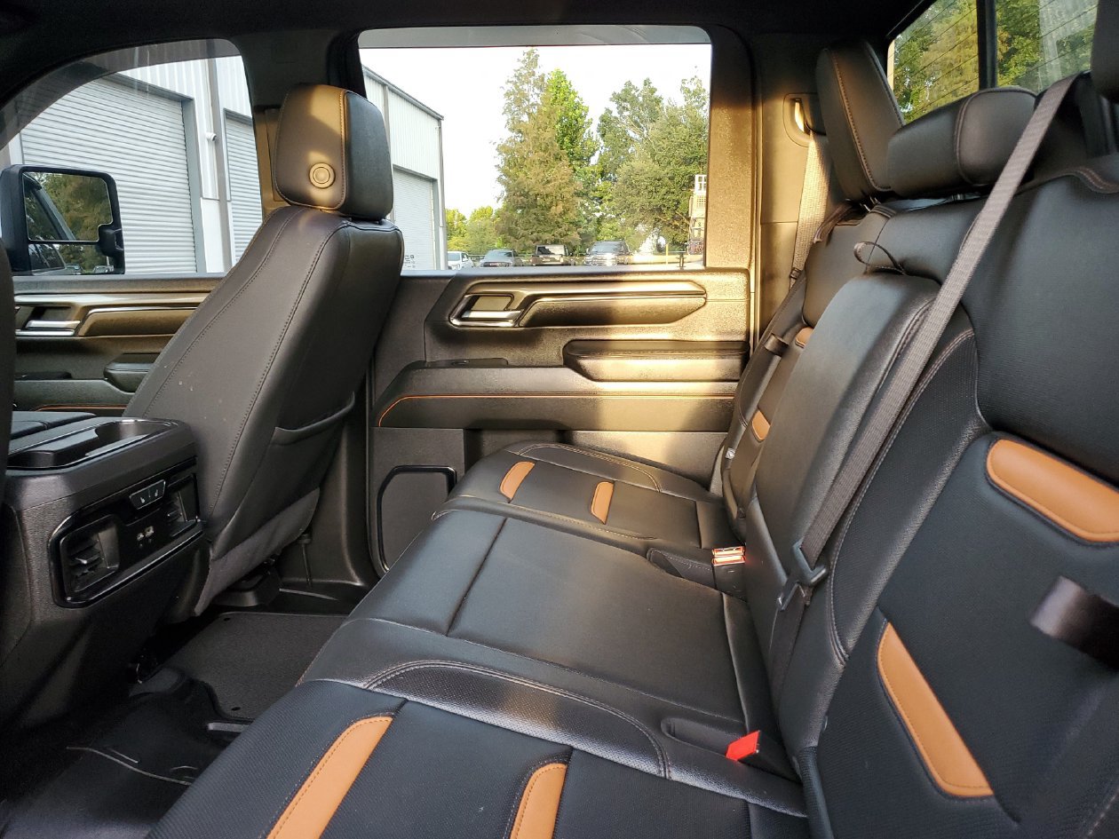 Used 2024 GMC Sierra 2500 AT4 w/ AT4 Premium Plus Package AWD/4WD image 11