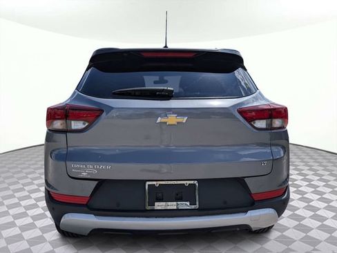 Used 2022 Chevrolet TrailBlazer LT w/ Convenience Package FWD image 5