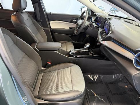 Used 2026 Chevrolet Trax LT image 25
