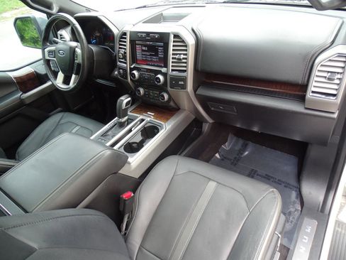 Used 2015 Ford F150 Platinum w/ Equipment Group 701A Luxury AWD/4WD image 33