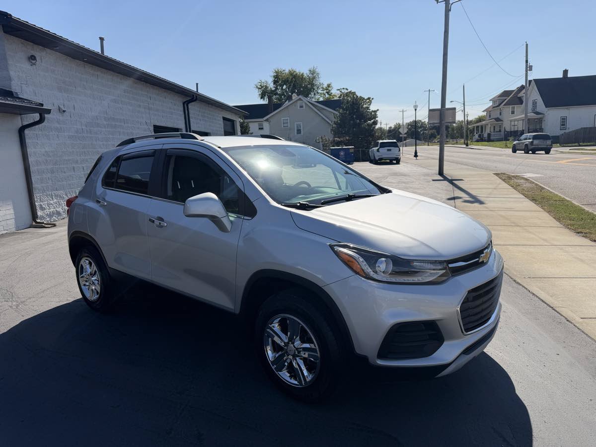 Used 2019 Chevrolet Trax LT w/ LT Convenience Package AWD/4WD image 6