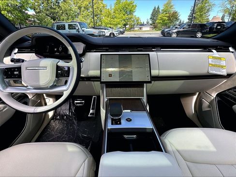 New 2026 Land Rover Range Rover Long Wheelbase SE AWD/4WD image 7