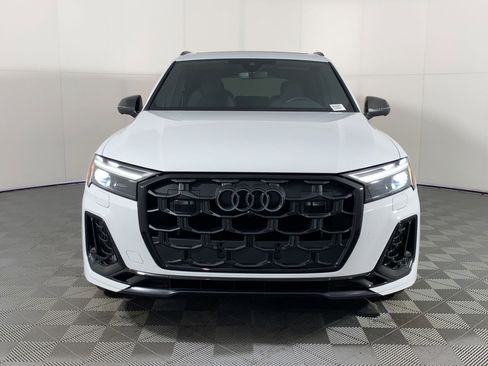 Used 2025 Audi SQ7 Premium Plus w/ Executive Package image 5