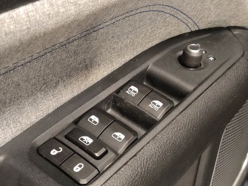 Used 2022 Jeep Compass Latitude image 27