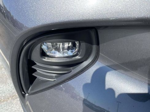 Used 2021 Toyota Highlander XLE image 7