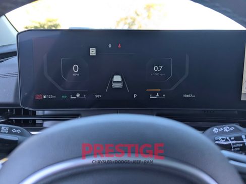 Used 2025 Kia Carnival SX Prestige FWD image 14