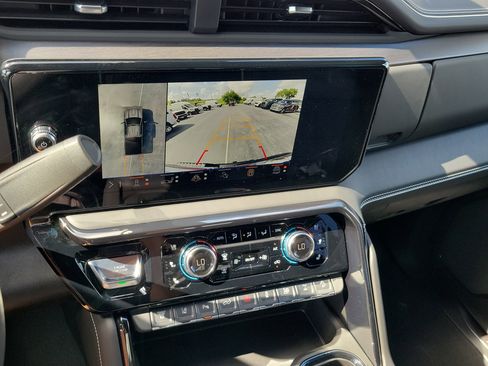 Used 2025 GMC Sierra 2500 AT4X AWD/4WD image 27