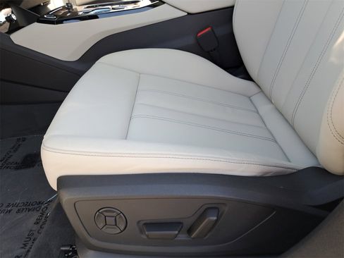 New 2025 Audi A6 e-tron Premium image 32