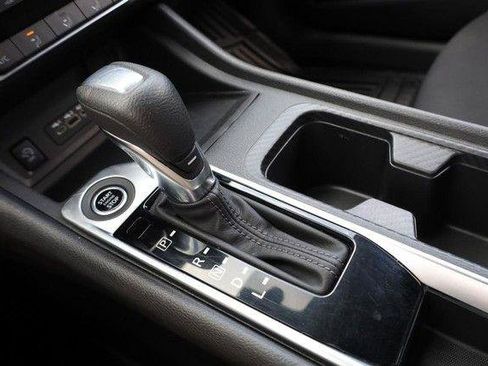 Used 2024 Nissan Sentra SV FWD image 15