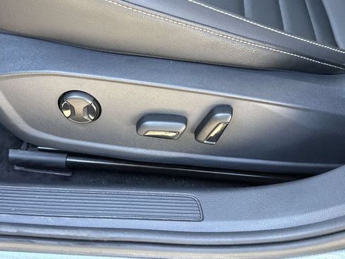 Used 2023 Volkswagen Jetta SE w/ Panoramic Sunroof Package FWD image 14