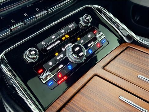 Used 2019 Lincoln Navigator L Reserve image 15