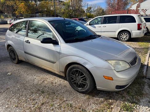 Used 2005 Ford Focus SES image 3