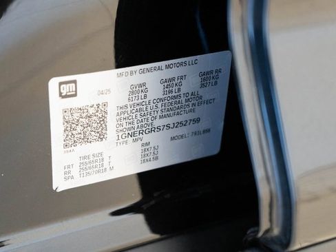 Used 2025 Chevrolet Traverse LT image 28