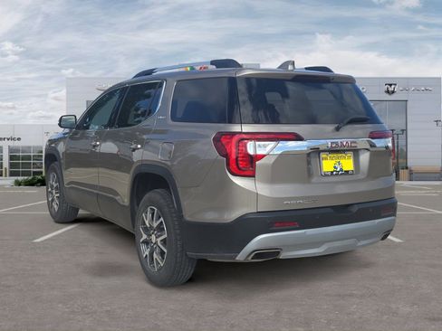 Used 2023 GMC Acadia SLE w/ Driver Convenience Package FWD image 3