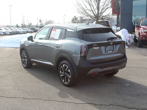 Used 2025 Nissan Kicks SR image 4