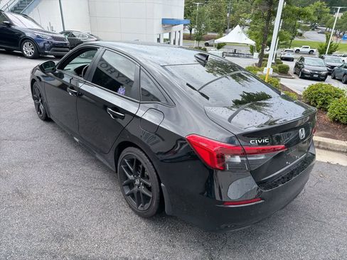 Used 2023 Honda Civic Sport image 9
