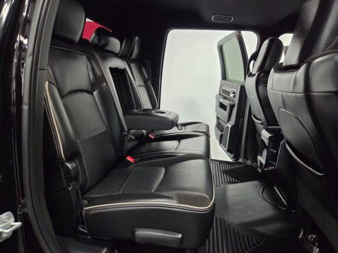 Used 2019 RAM 2500 Laramie w/ Black Appearance Package AWD/4WD image 75