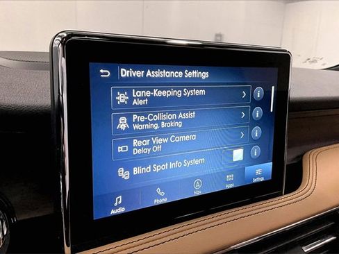 Used 2022 Lincoln Corsair Reserve w/ Luxury Package image 36