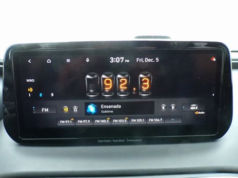 Used 2022 Hyundai Santa Fe SEL w/ Convenience + Premium Package image 17