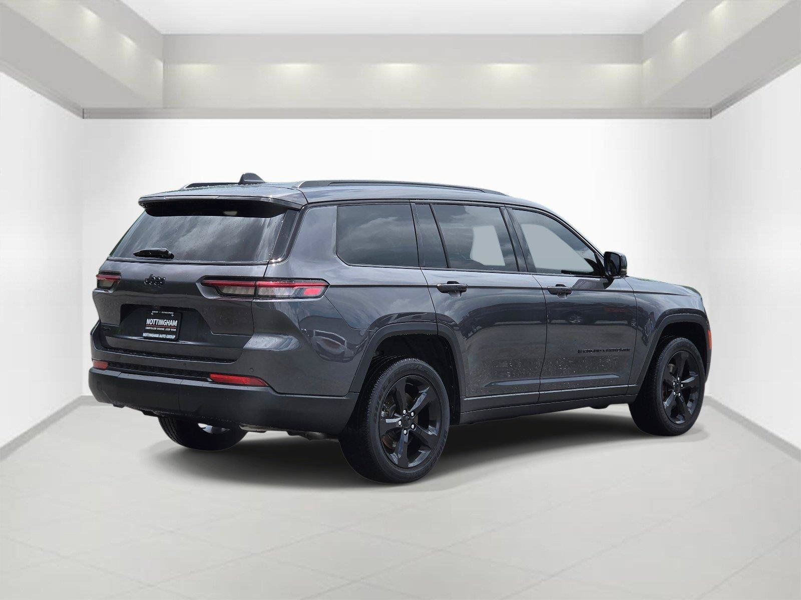 Used 2025 Jeep Grand Cherokee L Altitude AWD/4WD image 6