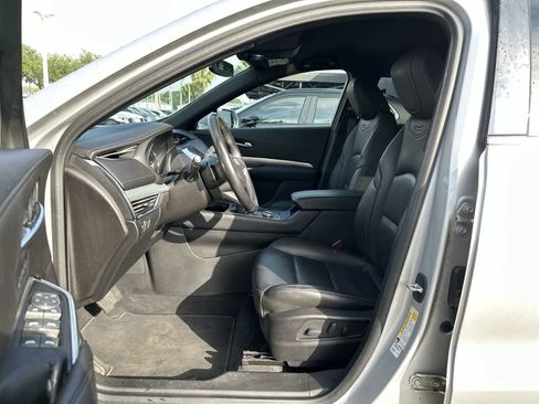 Used 2019 Cadillac XT4 Premium Luxury FWD image 2