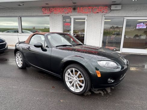 Used 2008 MAZDA MX-5 Miata Grand Touring w/ Premium Pkg RWD image 2
