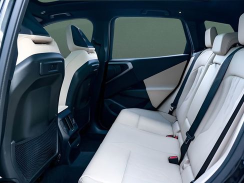 Used 2025 BMW X3 xDrive30i image 24