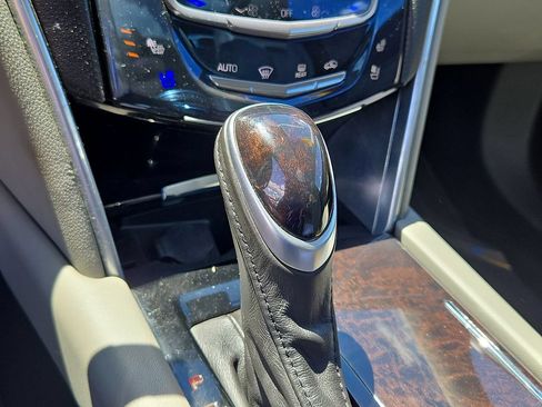 Used 2013 Cadillac XTS Premium FWD image 17