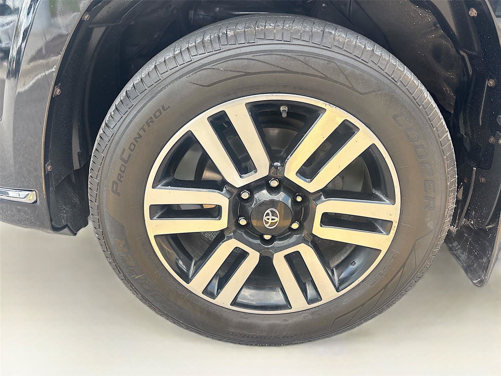 Used 2021 Toyota 4Runner Limited AWD/4WD image 33