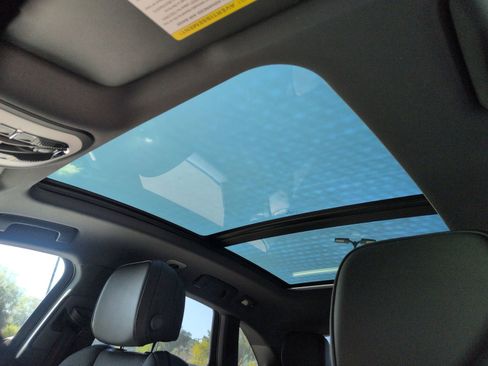 New 2026 Porsche Macan image 28