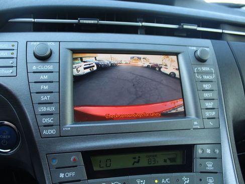 Used 2015 Toyota Prius Five w/ Advanced Technology Package image 25