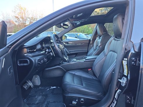 Used 2022 Maserati Quattroporte Modena Q4 image 33