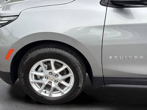 Used 2024 Chevrolet Equinox LS w/ LS Convenience Package FWD image 33
