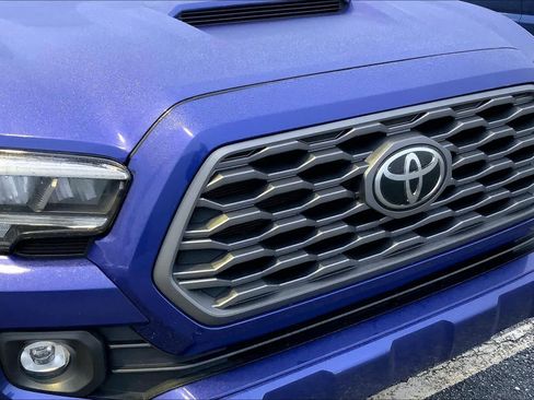 Used 2022 Toyota Tacoma TRD Sport w/ TRD Premium Sport Package image 29