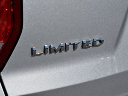 Used 2018 Ford Explorer Limited FWD image 19