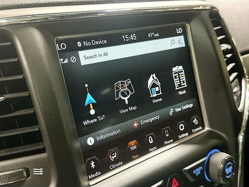 Used 2018 Jeep Grand Cherokee Limited w/ Luxury Group II image 17