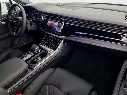 New 2026 Audi SQ7 Prestige image 30