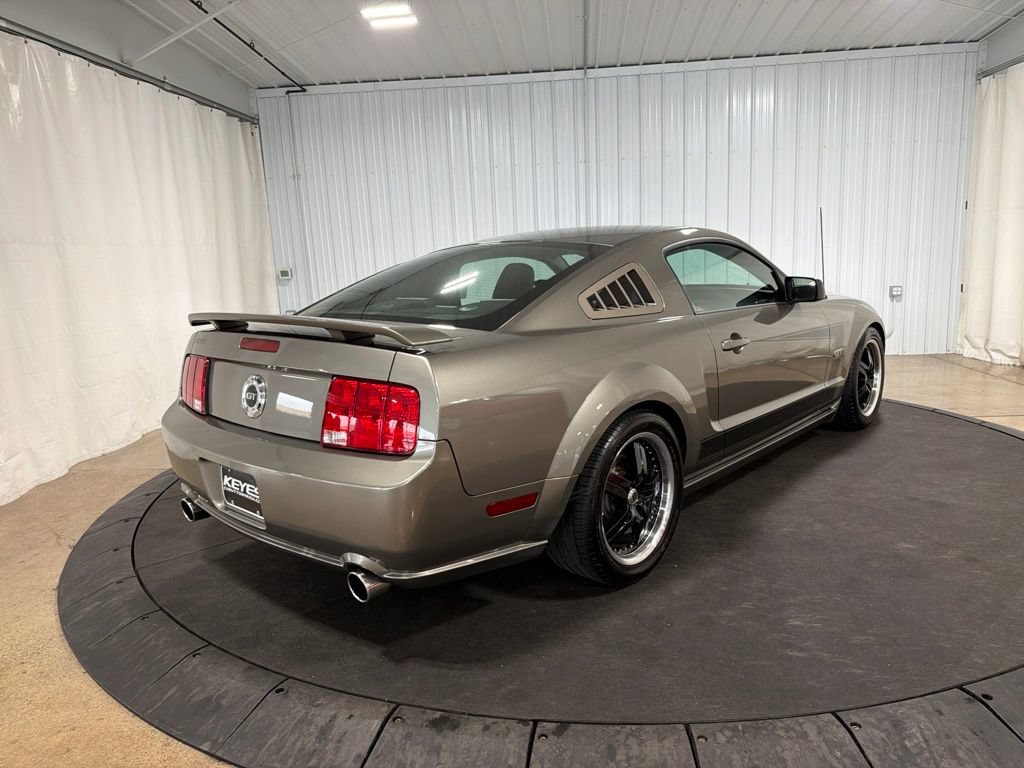 Used 2005 Ford Mustang GT RWD image 9