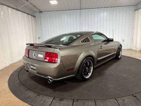 Used 2005 Ford Mustang GT RWD image 9