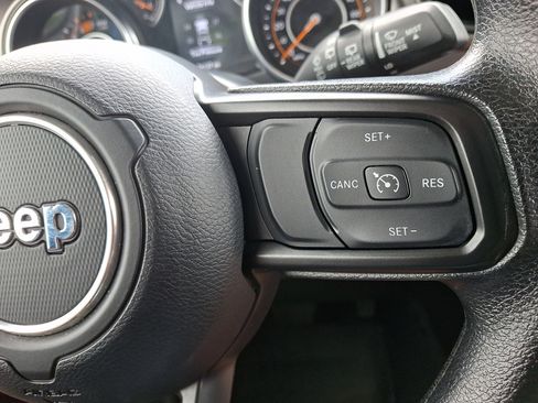 Used 2022 Jeep Wrangler Unlimited Sport AWD/4WD image 21