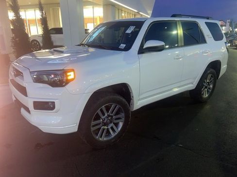 Used 2022 Toyota 4Runner TRD Sport image 2