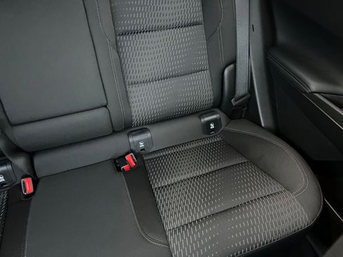 Used 2025 Chevrolet Equinox LT image 37